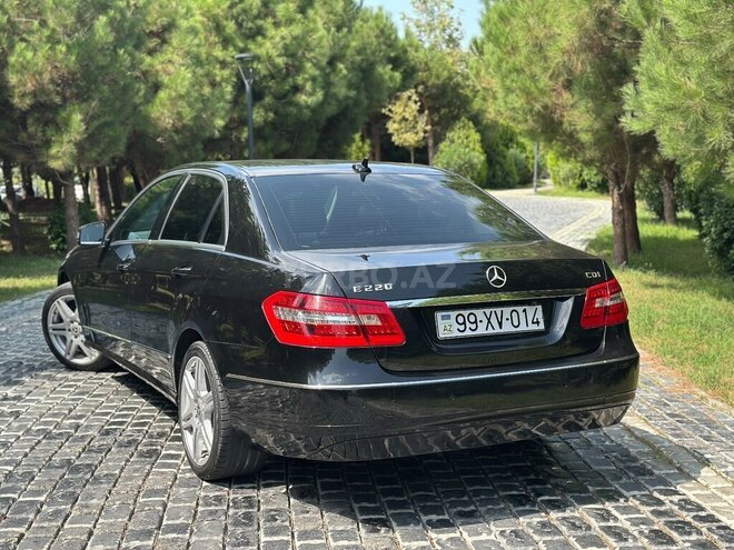 Mercedes E 220 2011, 268,000 km - 2.1 л - Bakı