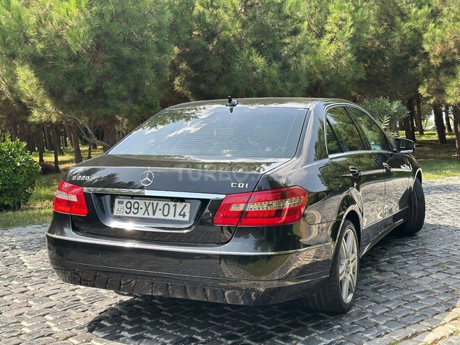 Mercedes E 220 2011, 268,000 km - 2.1 л - Bakı