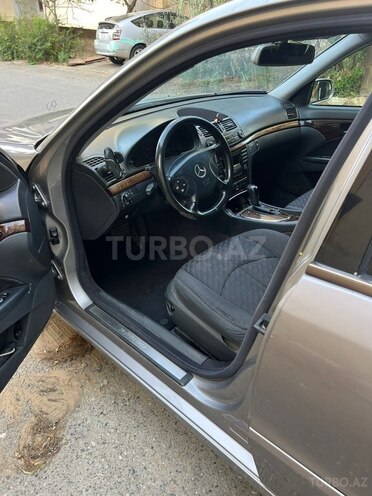 Mercedes E 220 2003, 303,000 km - 2.2 l - Bakı