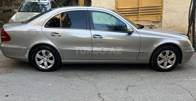 Mercedes E 220 2003, 303,000 km - 2.2 l - Bakı