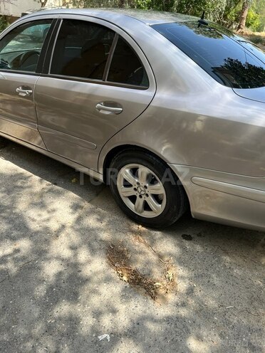 Mercedes E 220 2003, 303,000 km - 2.2 l - Bakı