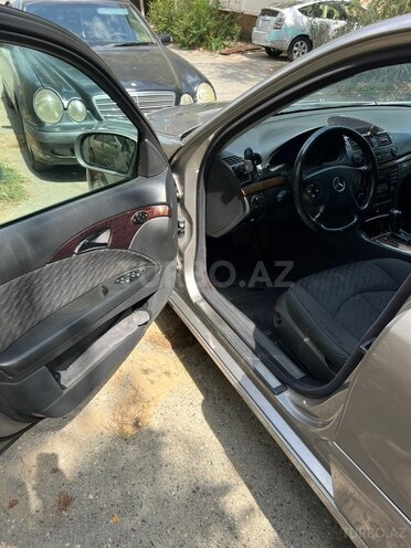 Mercedes E 220 2003, 303,000 km - 2.2 l - Bakı