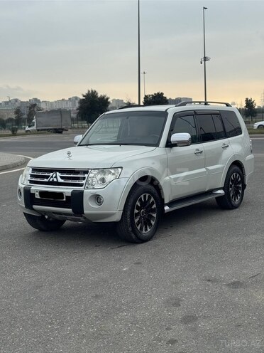 Mitsubishi Pajero 2010, 291,000 km - 3.5 л - Bakı