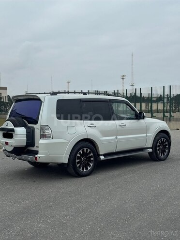 Mitsubishi Pajero 2010, 291,000 km - 3.5 л - Bakı