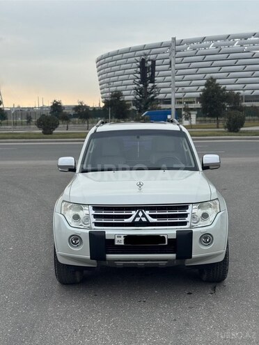 Mitsubishi Pajero 2010, 291,000 km - 3.5 л - Bakı