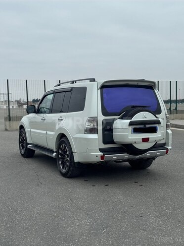 Mitsubishi Pajero 2010, 291,000 km - 3.5 л - Bakı