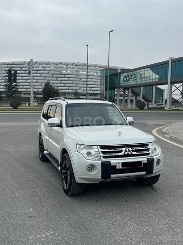 Mitsubishi Pajero 2010, 291,000 km - 3.5 л - Bakı