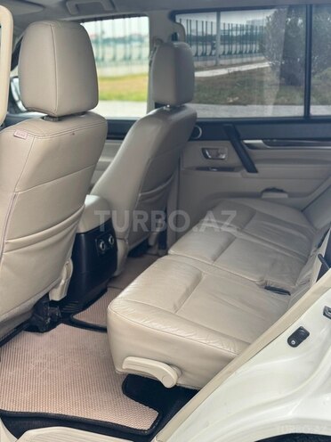 Mitsubishi Pajero 2010, 291,000 km - 3.5 л - Bakı