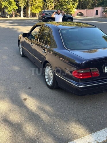 Mercedes E 240 2000, 358,000 km - 2.4 l - Mingəçevir