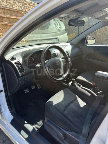 Hyundai i30 2011, 242,800 km - 1.6 л - Bakı