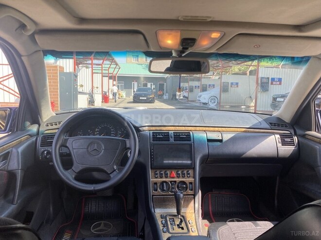 Mercedes E 240 1999, 412,237 km - 2.4 л - Gəncə