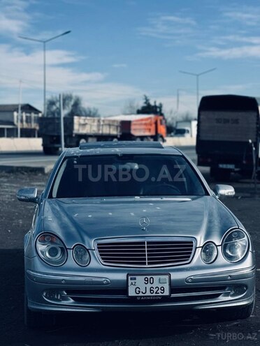 Mercedes E 240 2003, 350,000 km - 2.6 l - Ucar