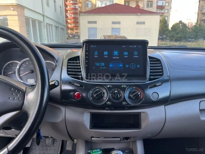Mitsubishi L200 2012, 423,286 km - 2.5 l - Bakı