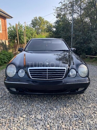Mercedes E 270 2000, 460,000 km - 2.7 l - Astara