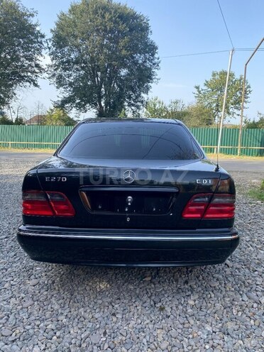 Mercedes E 270 2000, 460,000 km - 2.7 l - Astara