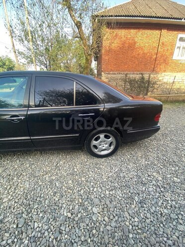 Mercedes E 270 2000, 460,000 km - 2.7 l - Astara