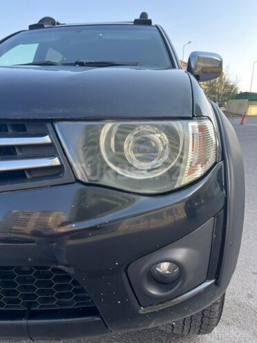 Mitsubishi L200 2012, 423,286 km - 2.5 l - Bakı