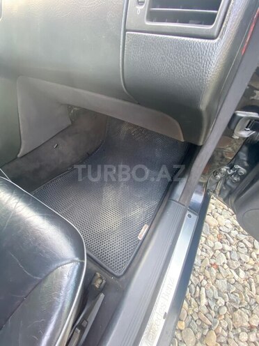 Mercedes E 270 2000, 460,000 km - 2.7 l - Astara