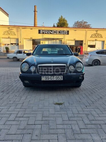 Mercedes E 240 1998, 495,000 km - 2.4 l - Quba