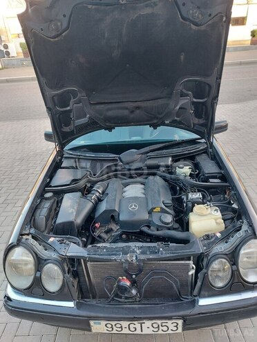 Mercedes E 240 1998, 495,000 km - 2.4 l - Quba