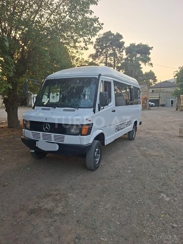 Mercedes 208 D 1994, 526,483 km - 2.3 л - Biləsuvar