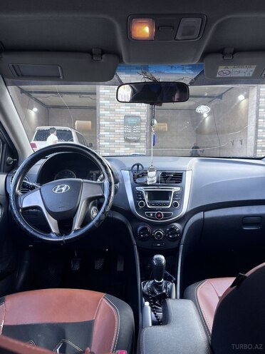 Hyundai Accent 2015, 280,000 km - 1.6 l - Sabirabad