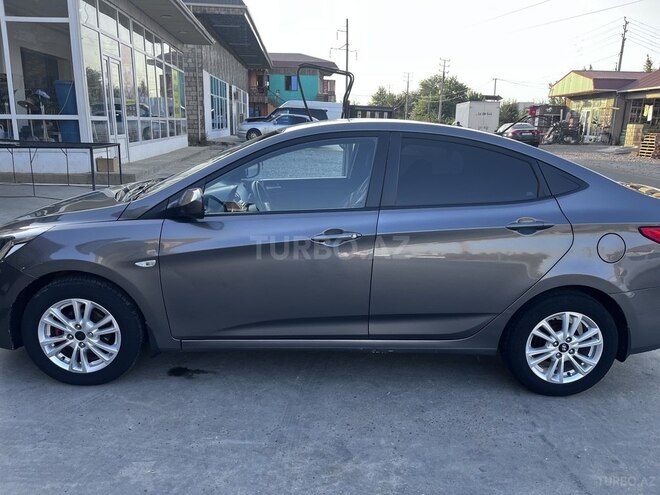 Hyundai Accent 2015, 280,000 km - 1.6 l - Sabirabad