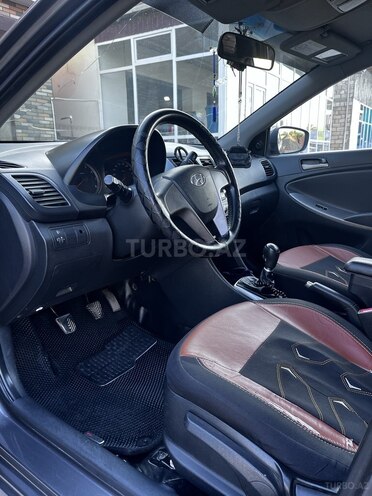 Hyundai Accent 2015, 280,000 km - 1.6 l - Sabirabad