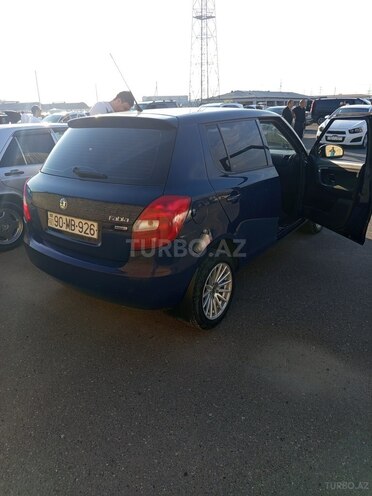 Skoda Fabia 2011, 300,000 km - 1.6 l - Bakı