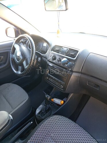 Skoda Fabia 2011, 300,000 km - 1.6 l - Bakı