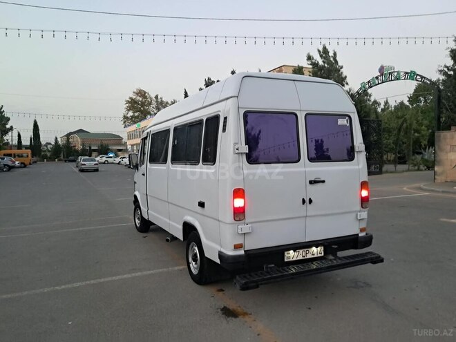 Mercedes 208 D 1993, 324,560 km - 2.3 л - Şirvan