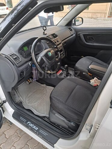 Skoda Fabia 2012, 253,000 km - 1.6 l - Bakı