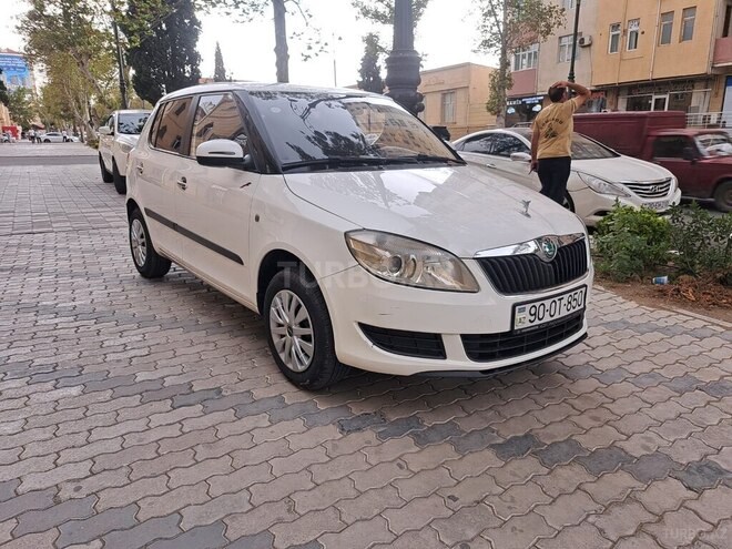 Skoda Fabia 2012, 253,000 km - 1.6 l - Bakı
