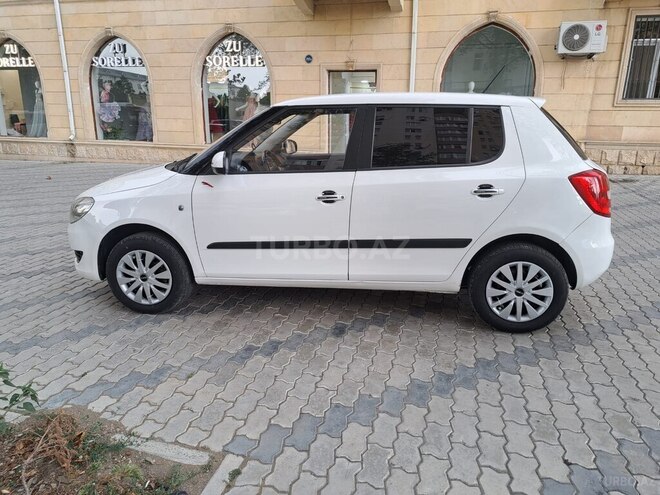 Skoda Fabia 2012, 253,000 km - 1.6 l - Bakı
