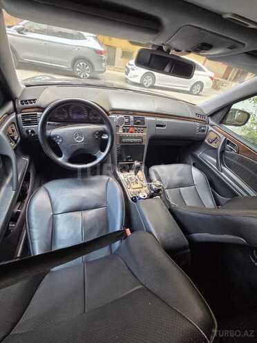 Mercedes E 270 2001, 528,000 km - 2.7 l - Bakı