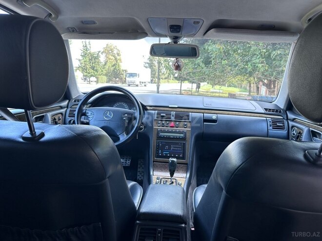Mercedes E 240 2001, 399,216 km - 2.6 l - Beyləqan