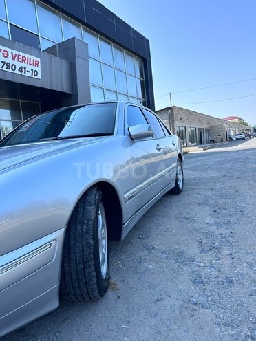Mercedes E 240 2001, 399,216 km - 2.6 l - Beyləqan