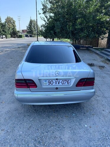 Mercedes E 240 2001, 399,216 km - 2.6 l - Beyləqan