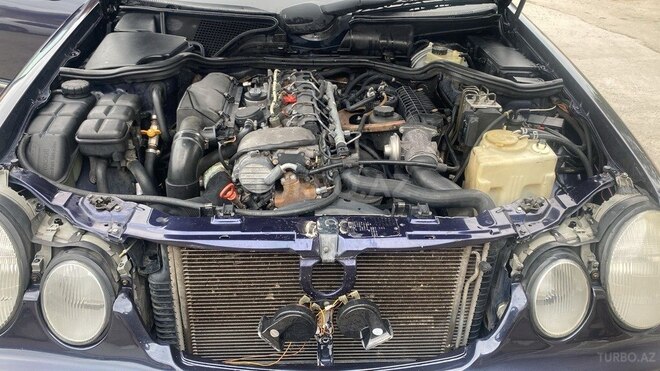 Mercedes E 270 2000, 333,000 km - 2.7 l - Bakı