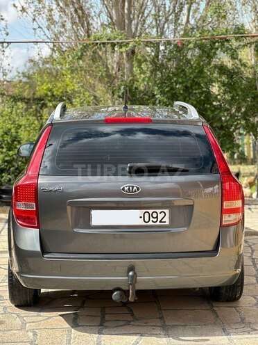 Kia  2010, 284,000 km - 1.6 l - Bakı