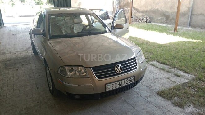 Volkswagen Passat 2001, 250,000 km - 1.8 l - Gəncə