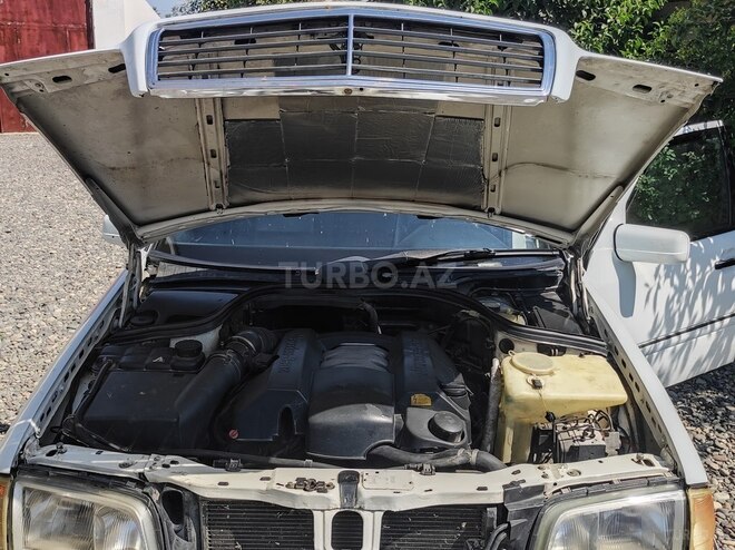Mercedes C 240 2000, 367,734 km - 2.4 l - Salyan