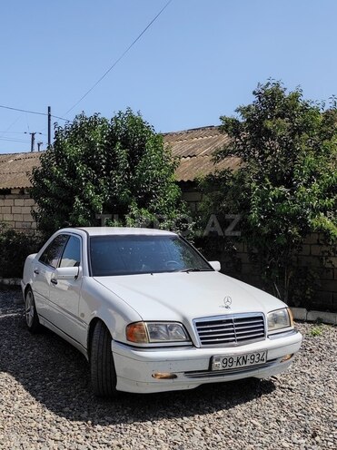 Mercedes C 240 2000, 367,734 km - 2.4 l - Salyan