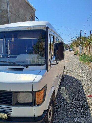 Mercedes 208 D 1993, 585,588 km - 2.5 l - Bakı