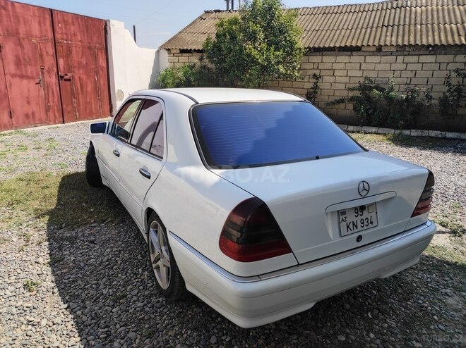 Mercedes C 240 2000, 367,734 km - 2.4 l - Salyan
