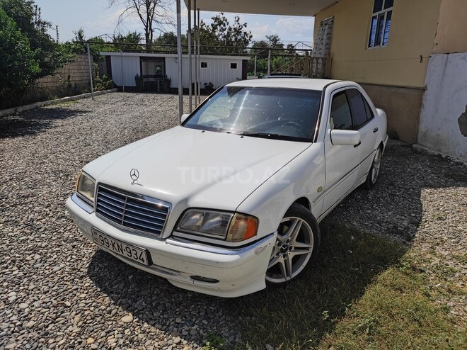 Mercedes C 240 2000, 367,734 km - 2.4 l - Salyan