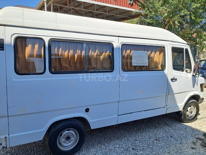 Mercedes 208 D 1993, 585,588 km - 2.5 l - Bakı