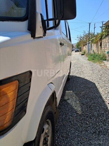 Mercedes 208 D 1993, 585,588 km - 2.5 l - Bakı