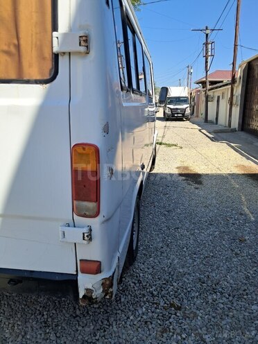 Mercedes 208 D 1993, 585,588 km - 2.5 l - Bakı