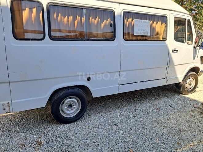 Mercedes 208 D 1993, 585,588 km - 2.5 l - Bakı
